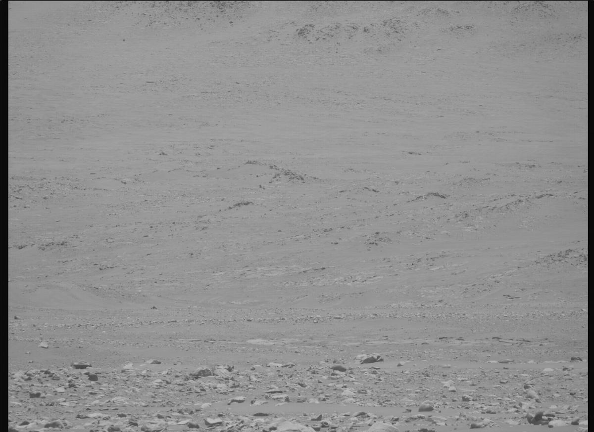 This image was taken by MCZ_RIGHT onboard NASA's Mars rover Perseverance on Sol 843