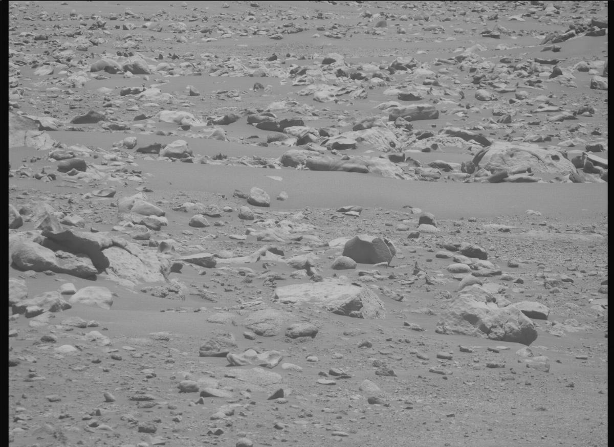 This image was taken by MCZ_RIGHT onboard NASA's Mars rover Perseverance on Sol 843