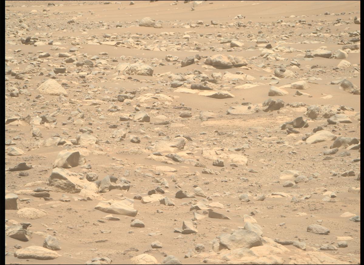 This image was taken by MCZ_RIGHT onboard NASA's Mars rover Perseverance on Sol 843