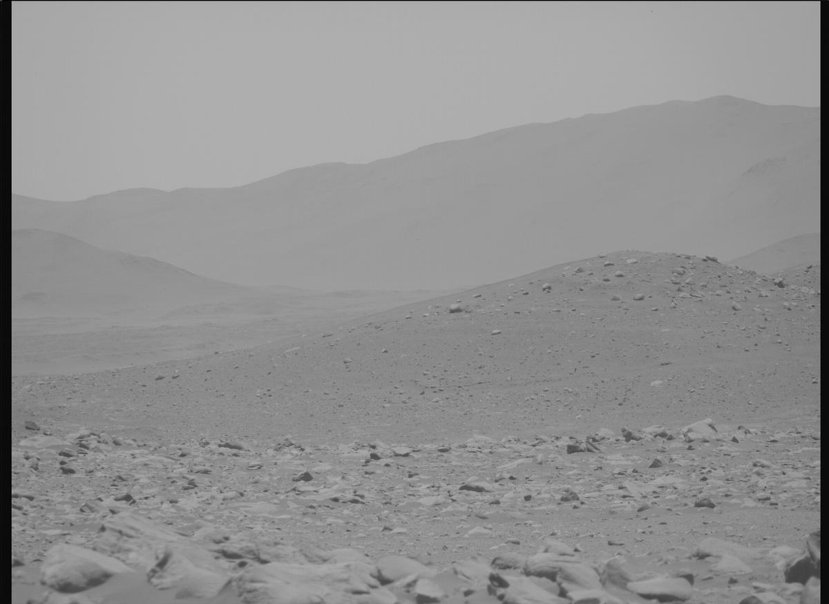 This image was taken by MCZ_RIGHT onboard NASA's Mars rover Perseverance on Sol 843