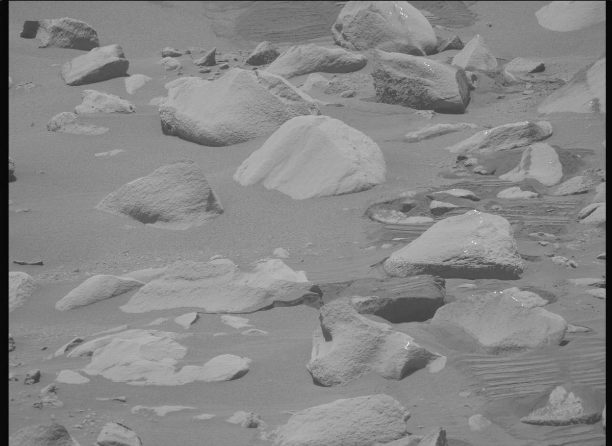 This image was taken by MCZ_LEFT onboard NASA's Mars rover Perseverance on Sol 845