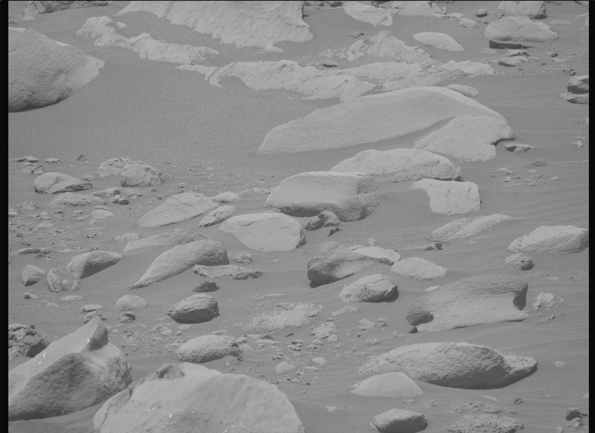 This image was taken by MCZ_LEFT onboard NASA's Mars rover Perseverance on Sol 845