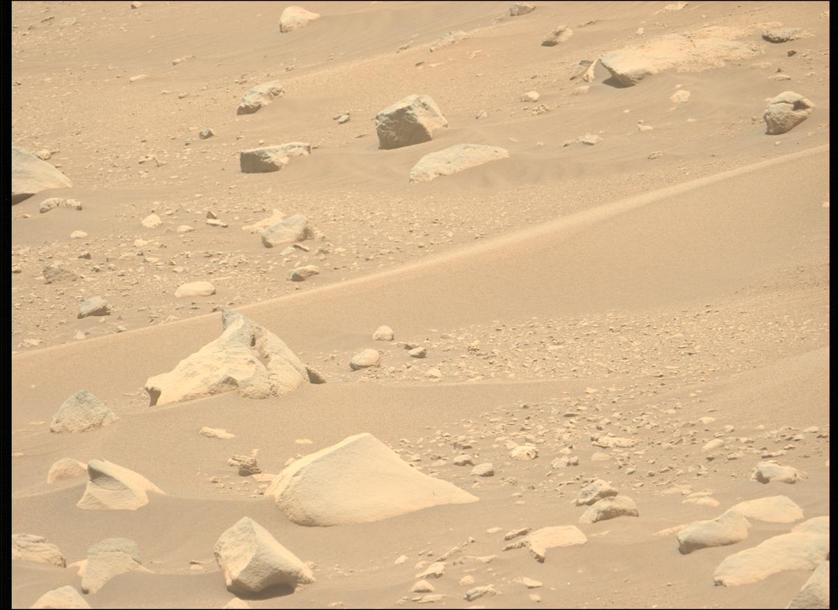 This image was taken by MCZ_LEFT onboard NASA's Mars rover Perseverance on Sol 845