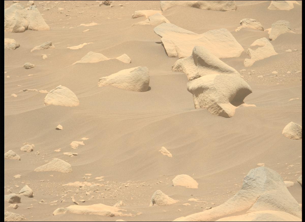 This image was taken by MCZ_LEFT onboard NASA's Mars rover Perseverance on Sol 845