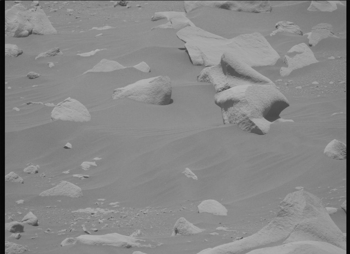 This image was taken by MCZ_LEFT onboard NASA's Mars rover Perseverance on Sol 845