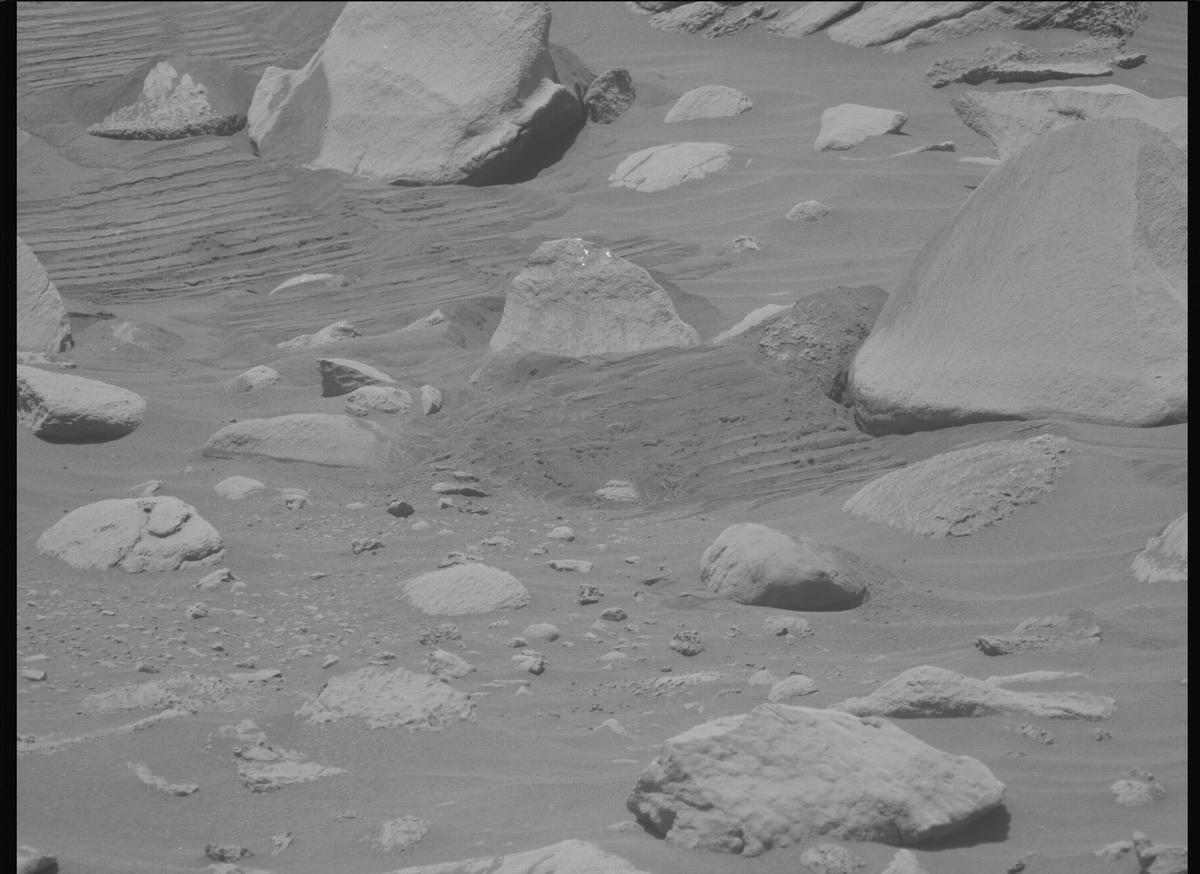This image was taken by MCZ_LEFT onboard NASA's Mars rover Perseverance on Sol 845