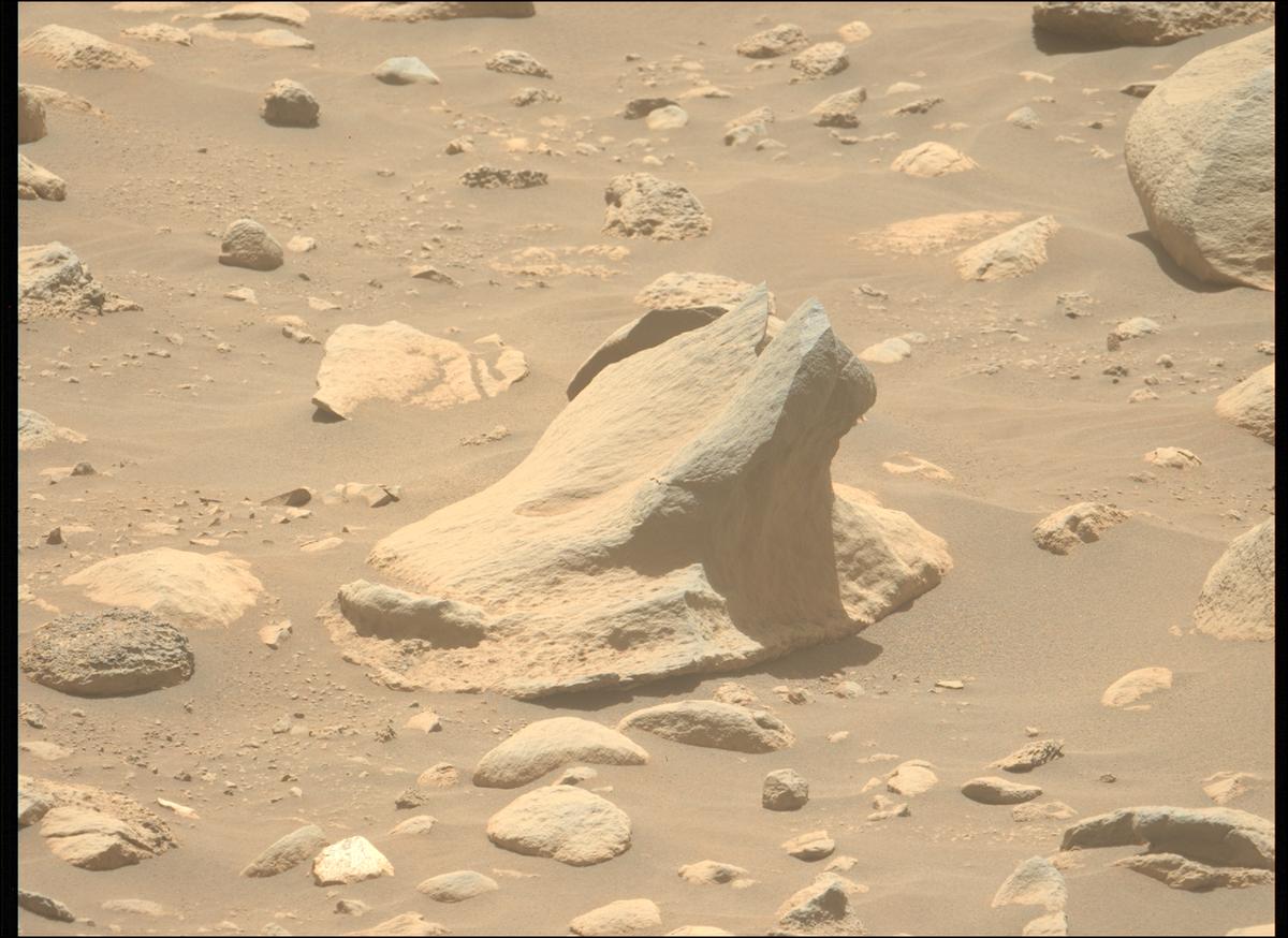 This image was taken by MCZ_LEFT onboard NASA's Mars rover Perseverance on Sol 845