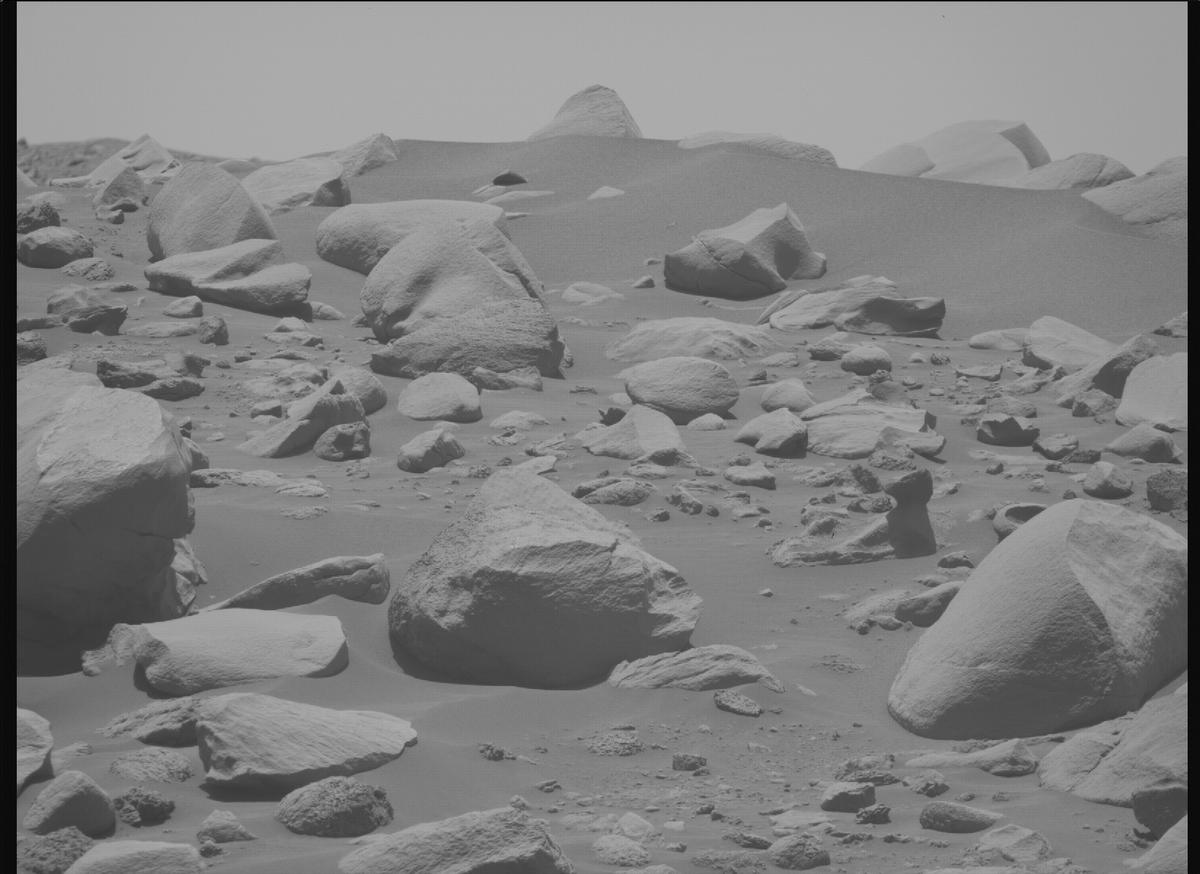 This image was taken by MCZ_RIGHT onboard NASA's Mars rover Perseverance on Sol 845
