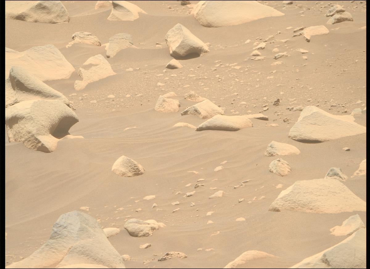 This image was taken by MCZ_RIGHT onboard NASA's Mars rover Perseverance on Sol 845