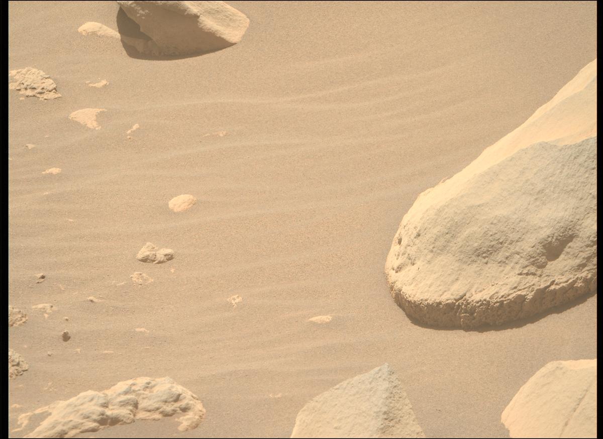 This image was taken by MCZ_RIGHT onboard NASA's Mars rover Perseverance on Sol 845