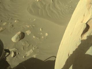 View image taken on Mars, Mars Perseverance Sol 847: Right Navigation Camera (Navcam)
