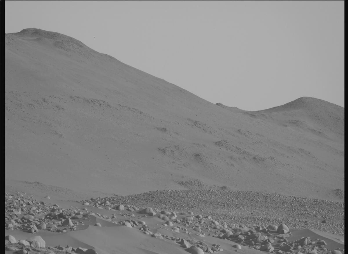 This image was taken by MCZ_LEFT onboard NASA's Mars rover Perseverance on Sol 847