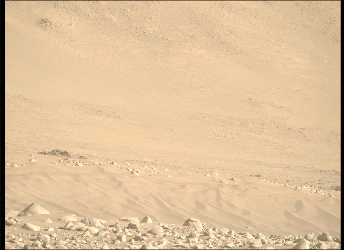 This image was taken by MCZ_RIGHT onboard NASA's Mars rover Perseverance on Sol 847