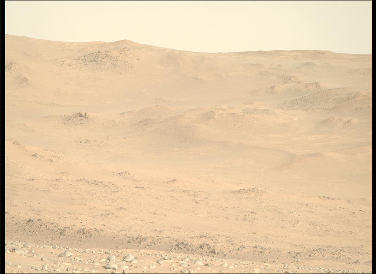 This image was taken by MCZ_RIGHT onboard NASA's Mars rover Perseverance on Sol 847