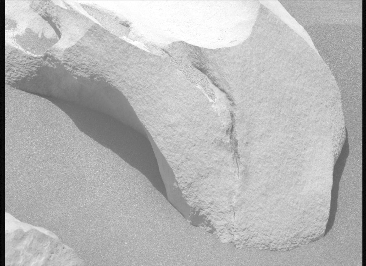 This image was taken by MCZ_LEFT onboard NASA's Mars rover Perseverance on Sol 848