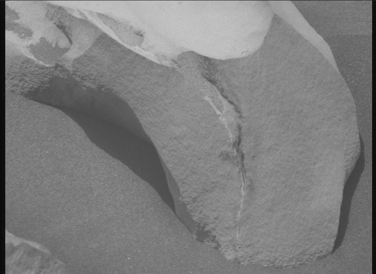 This image was taken by MCZ_RIGHT onboard NASA's Mars rover Perseverance on Sol 848