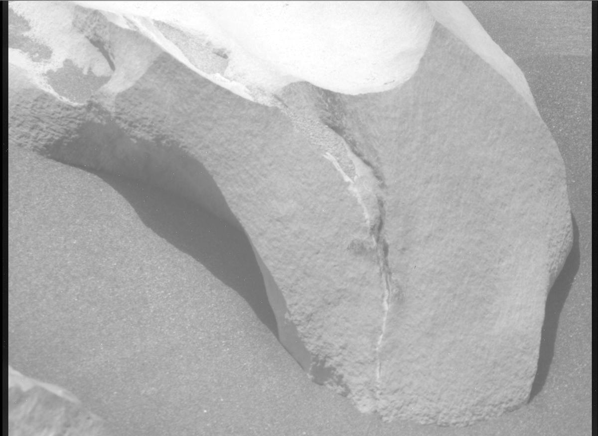 This image was taken by MCZ_RIGHT onboard NASA's Mars rover Perseverance on Sol 848