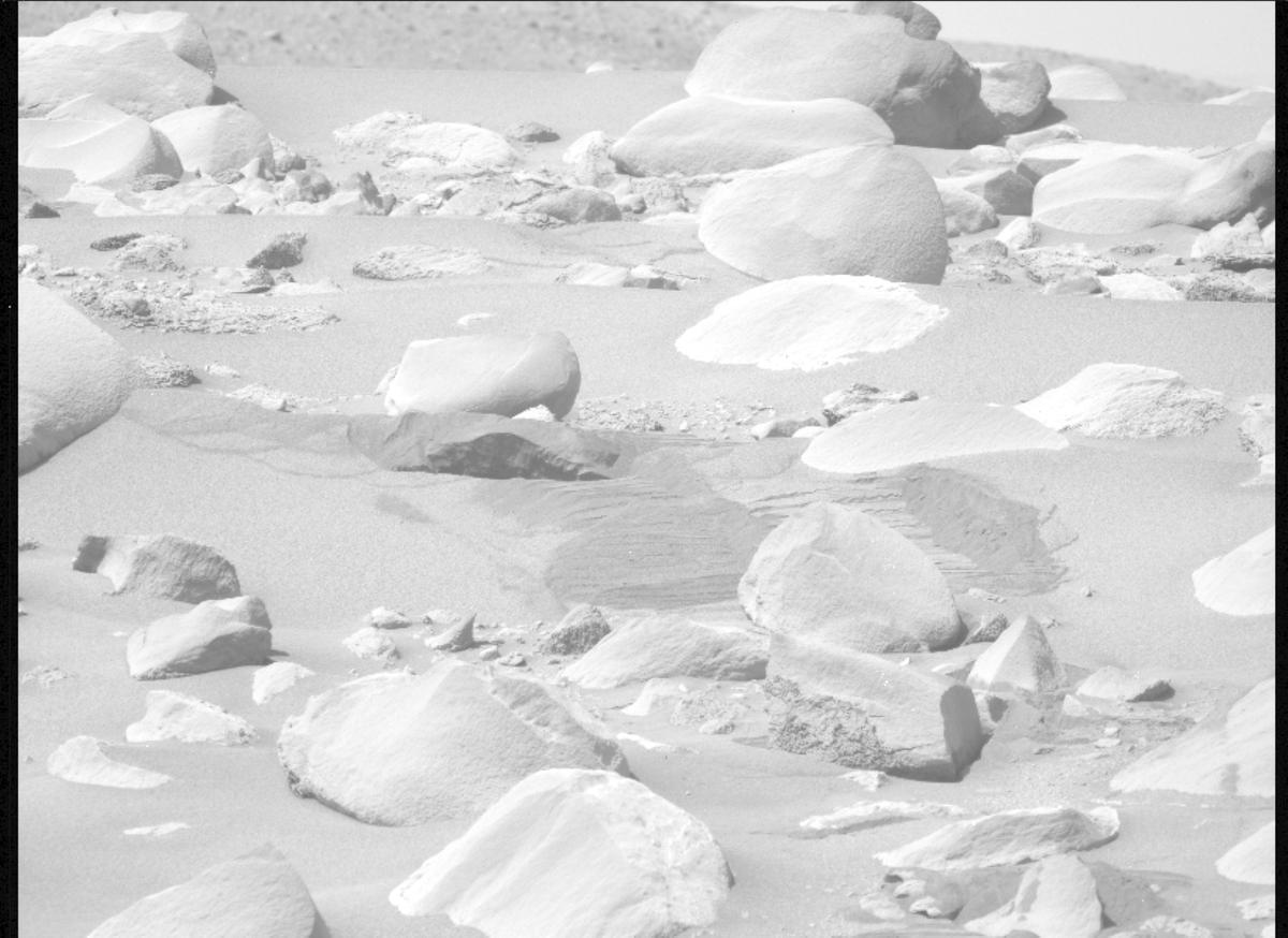 This image was taken by MCZ_LEFT onboard NASA's Mars rover Perseverance on Sol 853