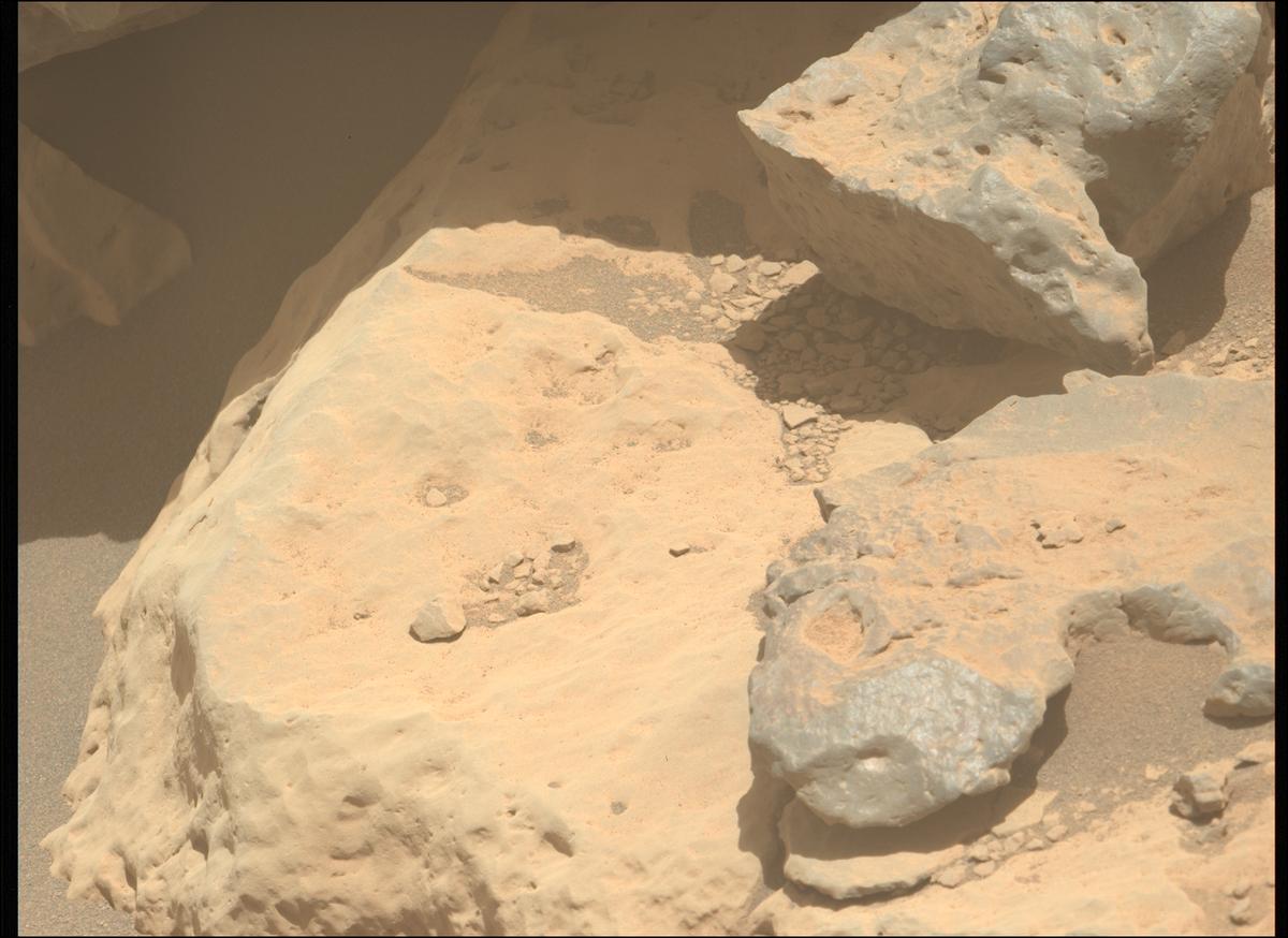 This image was taken by MCZ_LEFT onboard NASA's Mars rover Perseverance on Sol 857