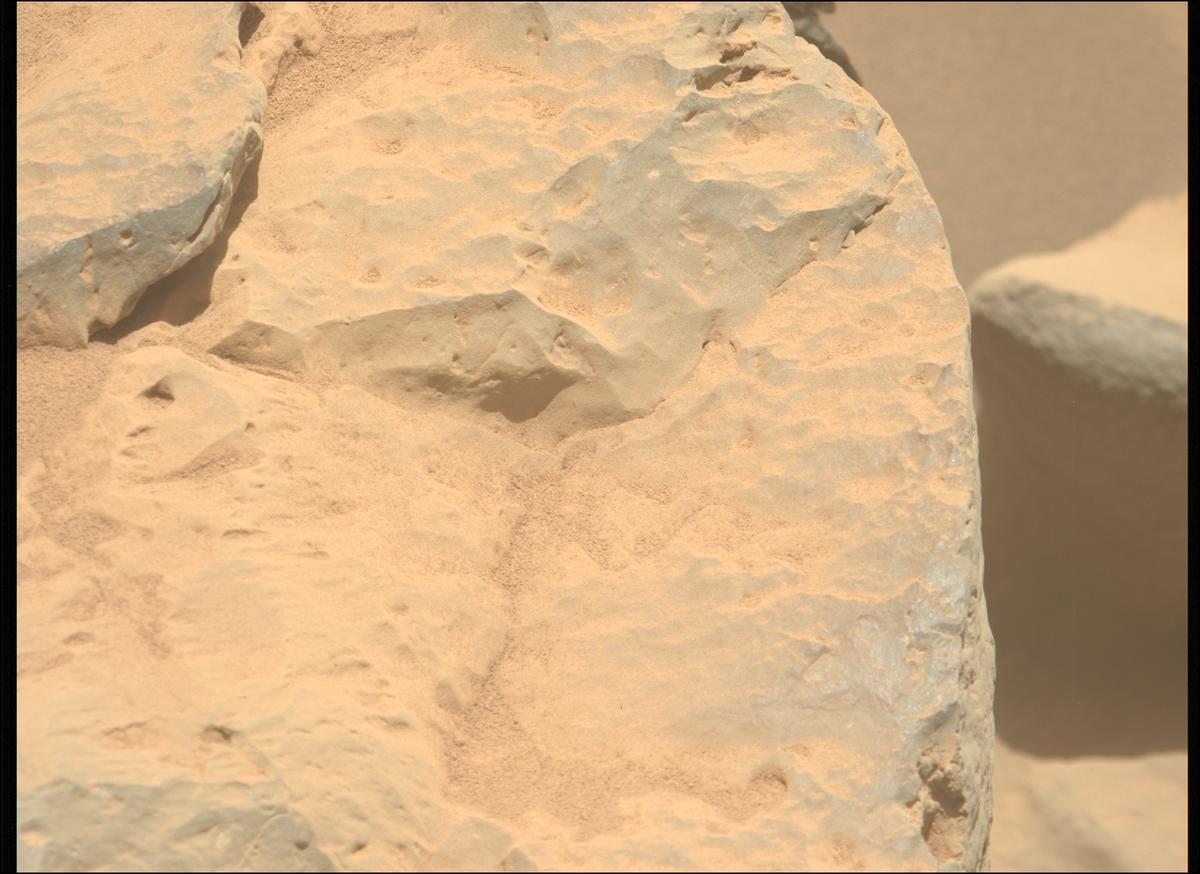 This image was taken by MCZ_LEFT onboard NASA's Mars rover Perseverance on Sol 857