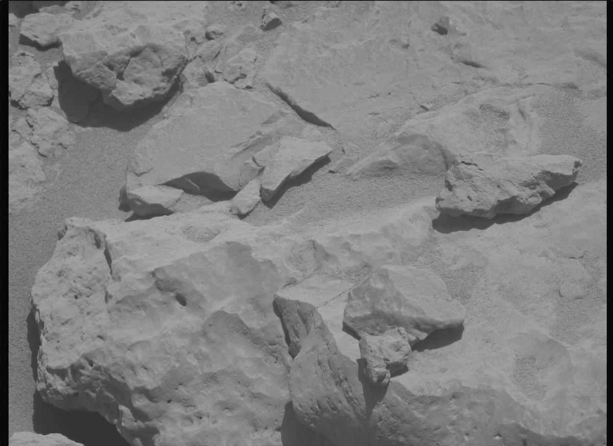 This image was taken by MCZ_LEFT onboard NASA's Mars rover Perseverance on Sol 857