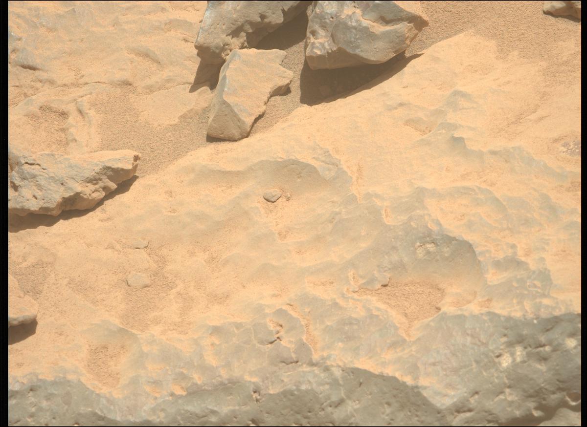 This image was taken by MCZ_LEFT onboard NASA's Mars rover Perseverance on Sol 857
