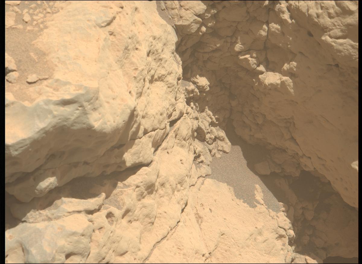 This image was taken by MCZ_LEFT onboard NASA's Mars rover Perseverance on Sol 857