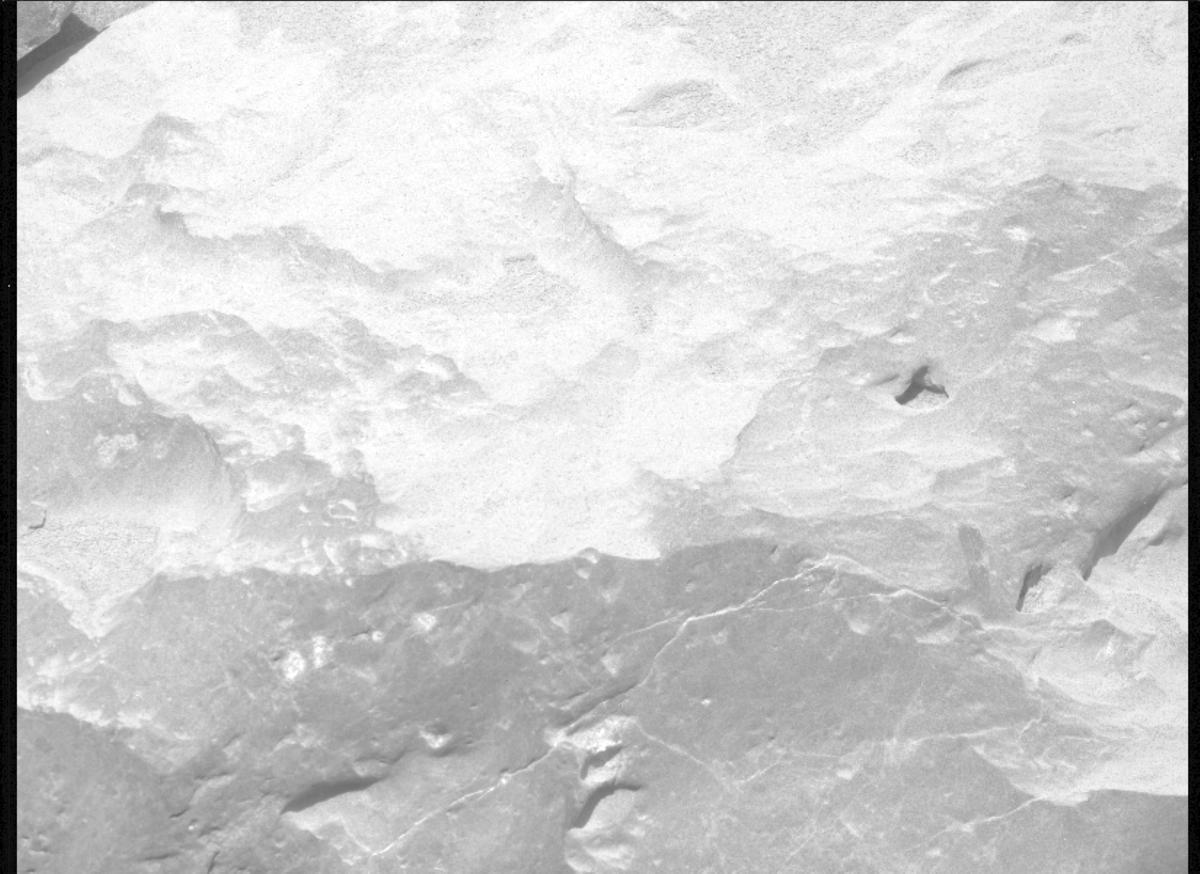 This image was taken by MCZ_LEFT onboard NASA's Mars rover Perseverance on Sol 857