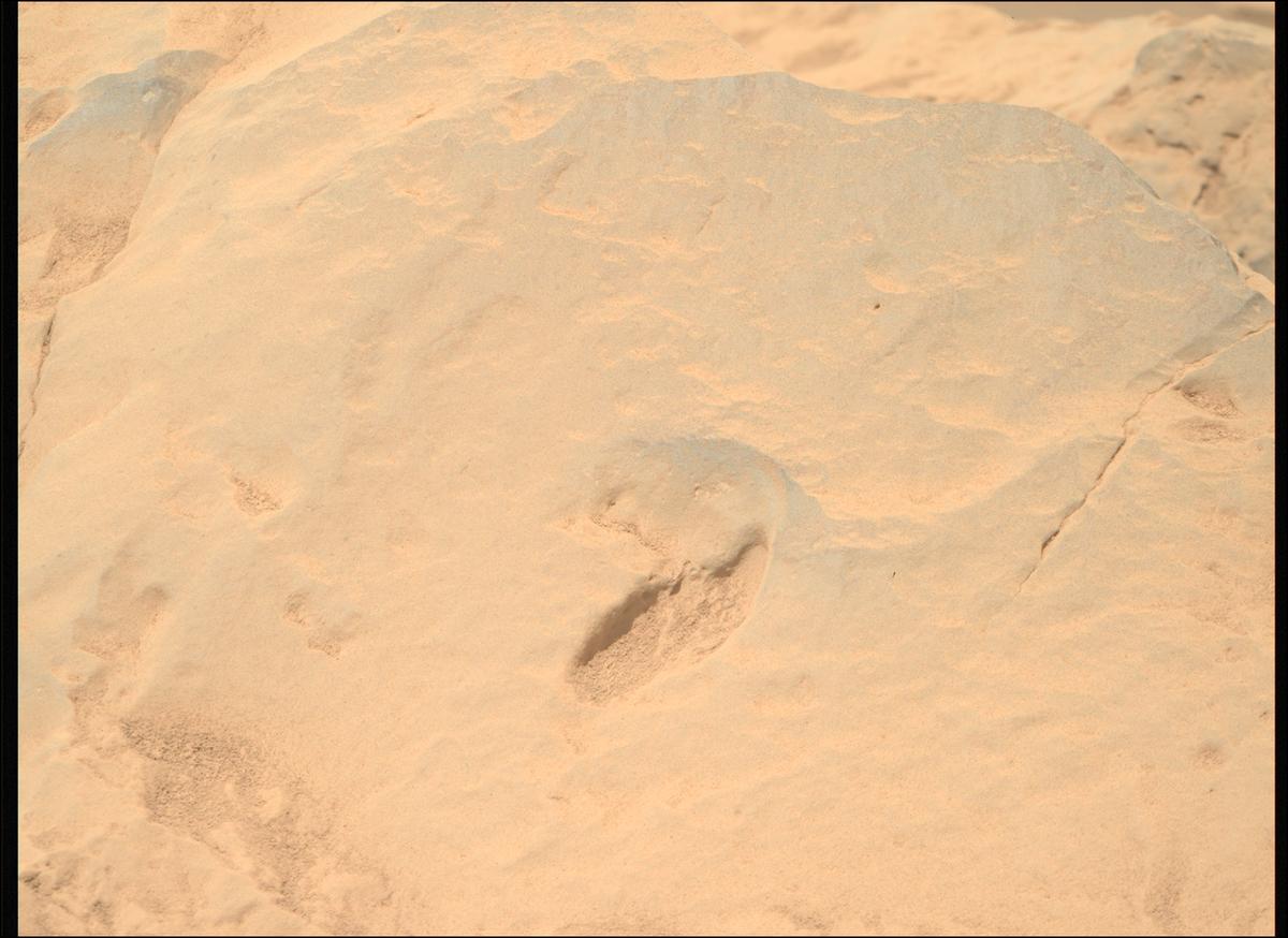 This image was taken by MCZ_RIGHT onboard NASA's Mars rover Perseverance on Sol 857