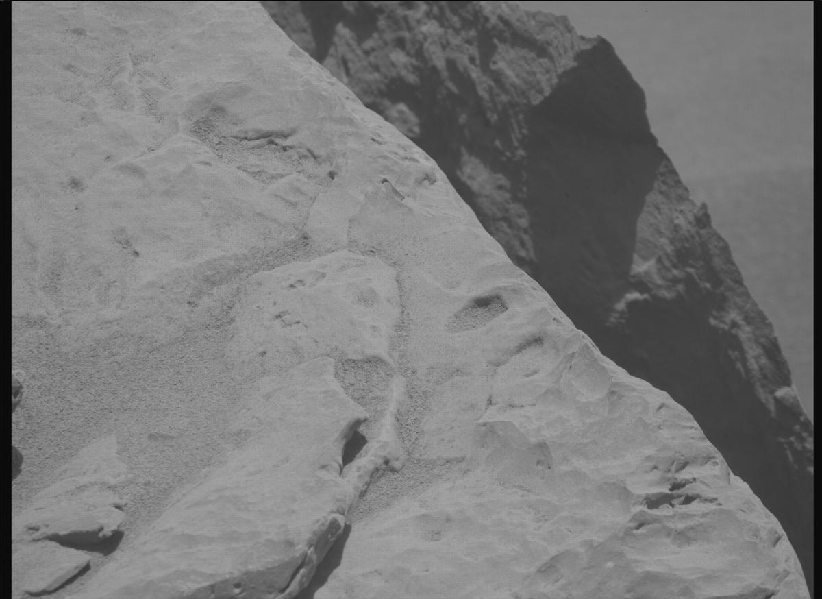 This image was taken by MCZ_RIGHT onboard NASA's Mars rover Perseverance on Sol 857
