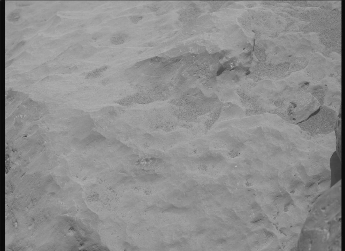 This image was taken by MCZ_RIGHT onboard NASA's Mars rover Perseverance on Sol 857