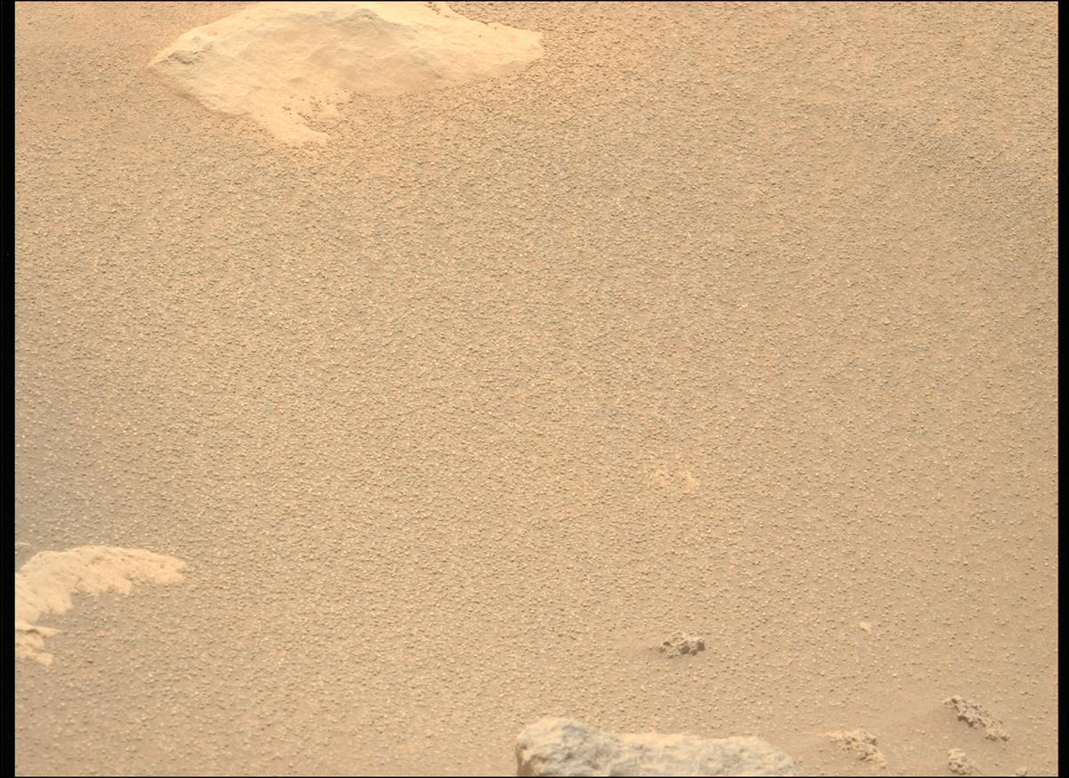This image was taken by MCZ_LEFT onboard NASA's Mars rover Perseverance on Sol 859