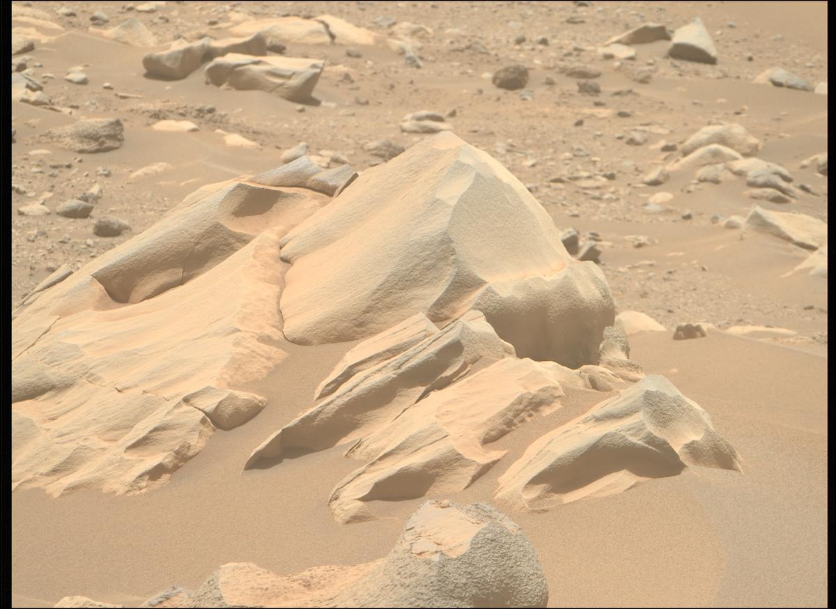 This image was taken by MCZ_RIGHT onboard NASA's Mars rover Perseverance on Sol 859