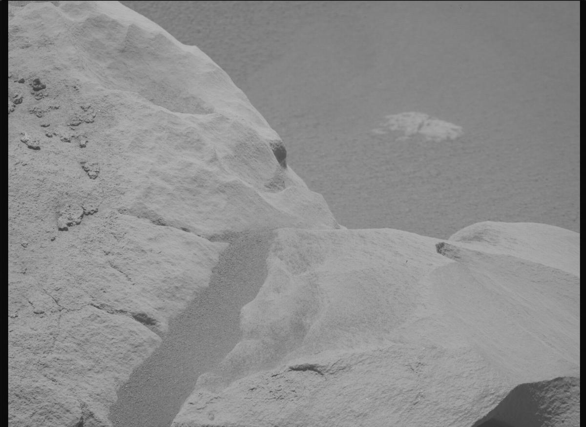This image was taken by MCZ_RIGHT onboard NASA's Mars rover Perseverance on Sol 859