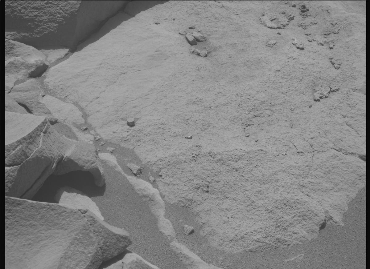 This image was taken by MCZ_RIGHT onboard NASA's Mars rover Perseverance on Sol 859