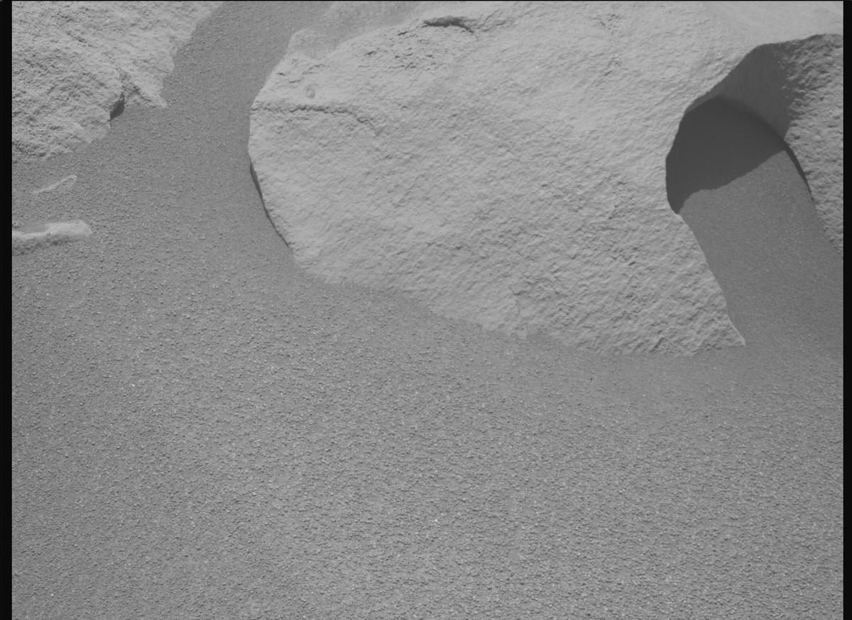 This image was taken by MCZ_RIGHT onboard NASA's Mars rover Perseverance on Sol 859