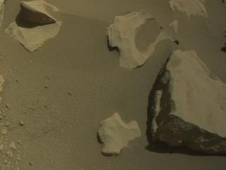 View image taken on Mars, Mars Perseverance Sol 864: Right Navigation Camera (Navcam)