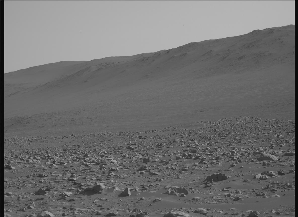 This image was taken by MCZ_LEFT onboard NASA's Mars rover Perseverance on Sol 865