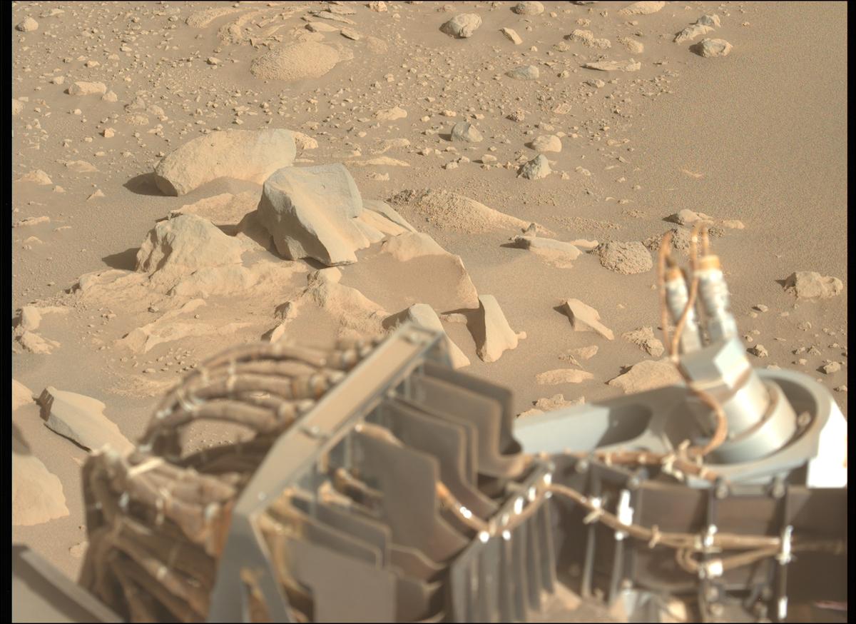 This image was taken by MCZ_LEFT onboard NASA's Mars rover Perseverance on Sol 865