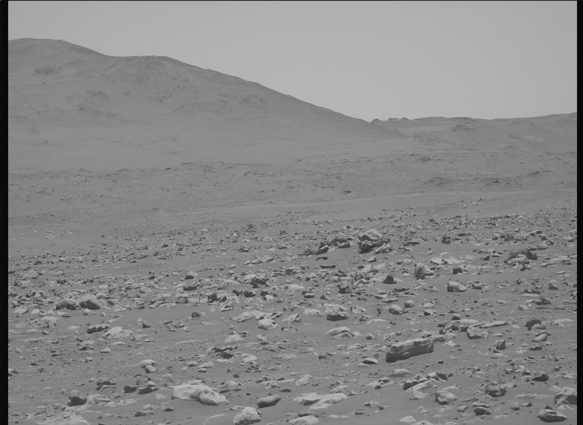 This image was taken by MCZ_LEFT onboard NASA's Mars rover Perseverance on Sol 866
