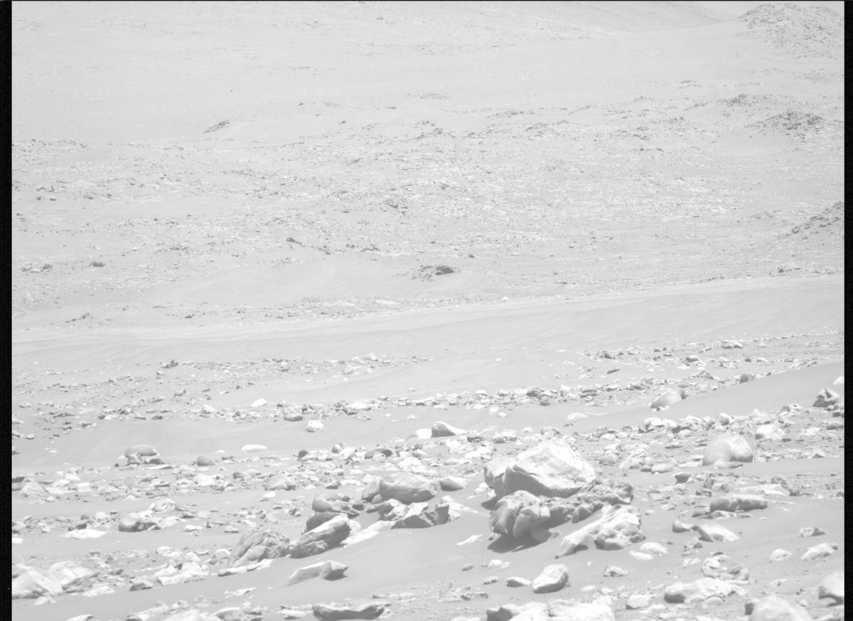 This image was taken by MCZ_LEFT onboard NASA's Mars rover Perseverance on Sol 866