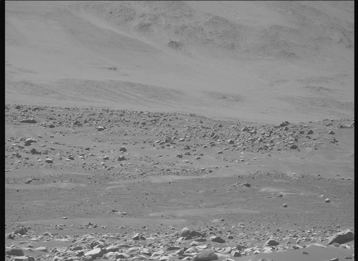 This image was taken by MCZ_RIGHT onboard NASA's Mars rover Perseverance on Sol 868