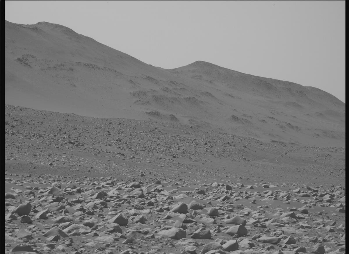 This image was taken by MCZ_RIGHT onboard NASA's Mars rover Perseverance on Sol 868