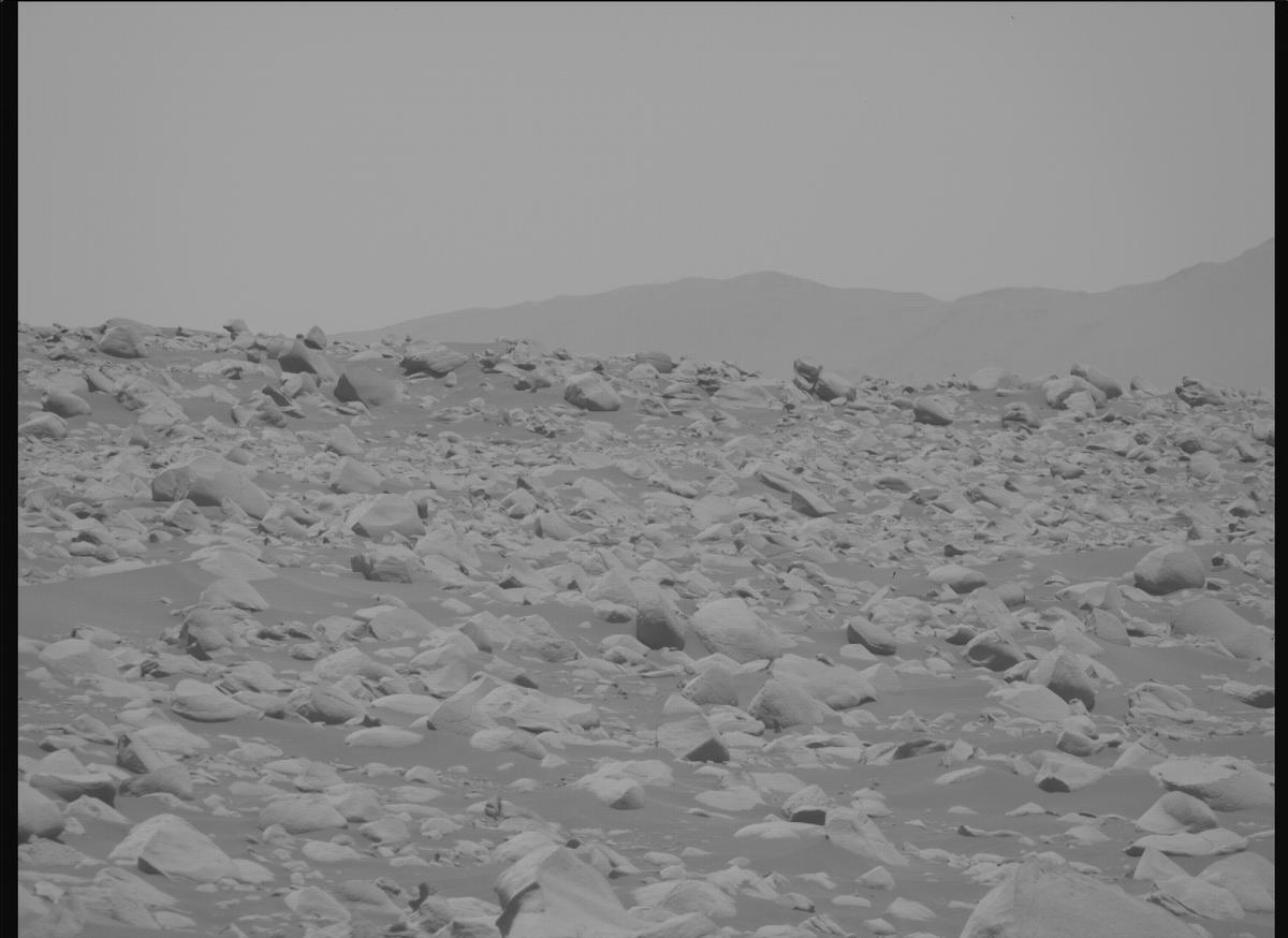 This image was taken by MCZ_RIGHT onboard NASA's Mars rover Perseverance on Sol 871