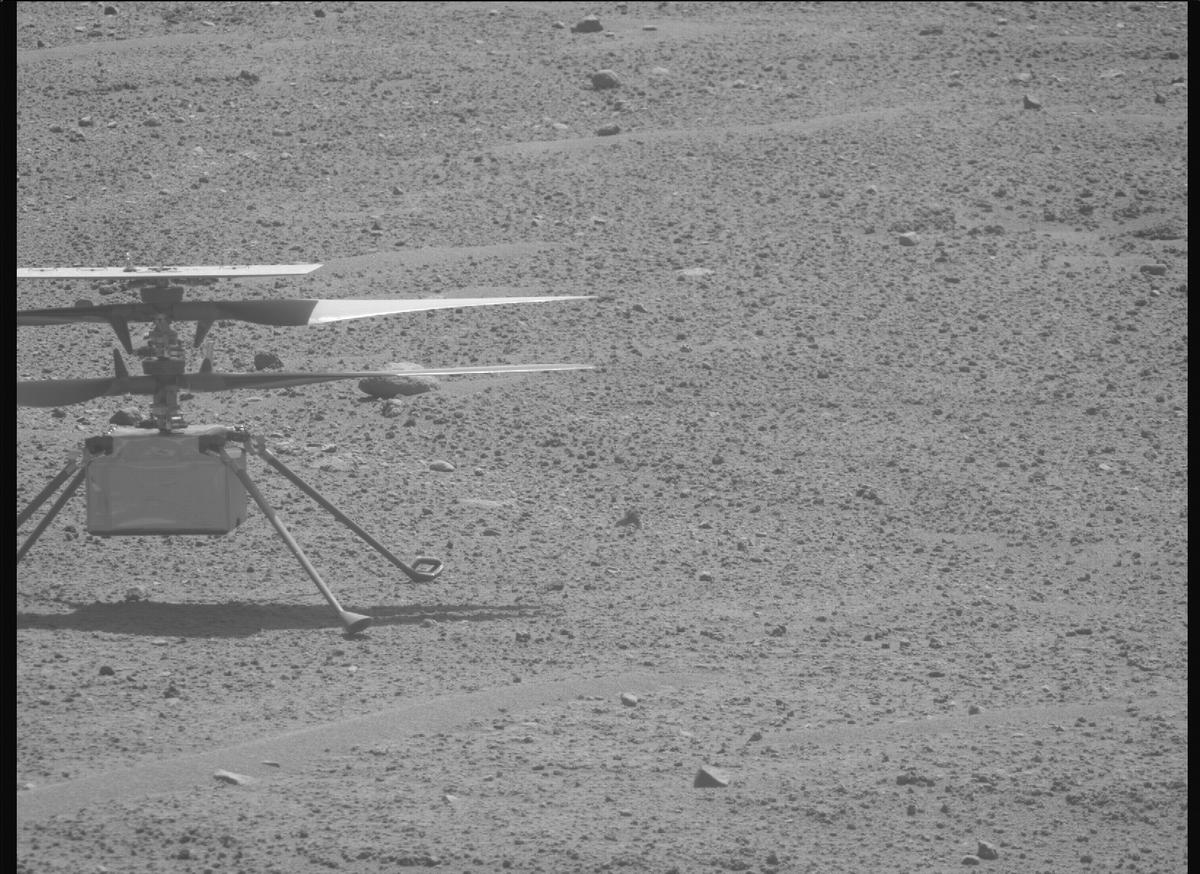 This image was taken by MCZ_RIGHT onboard NASA's Mars rover Perseverance on Sol 871