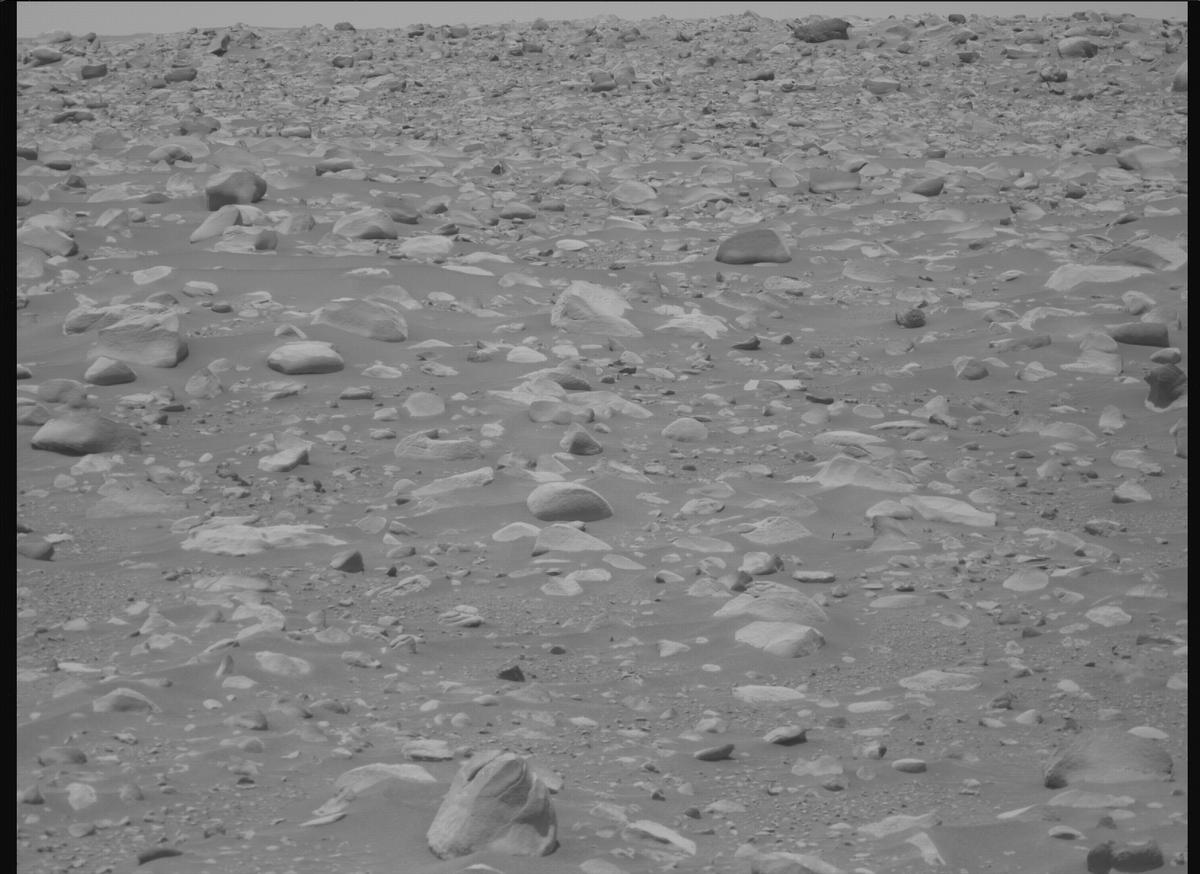 This image was taken by MCZ_RIGHT onboard NASA's Mars rover Perseverance on Sol 871