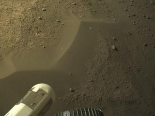 View image taken on Mars, Mars Perseverance Sol 872: Right Navigation Camera (Navcam)