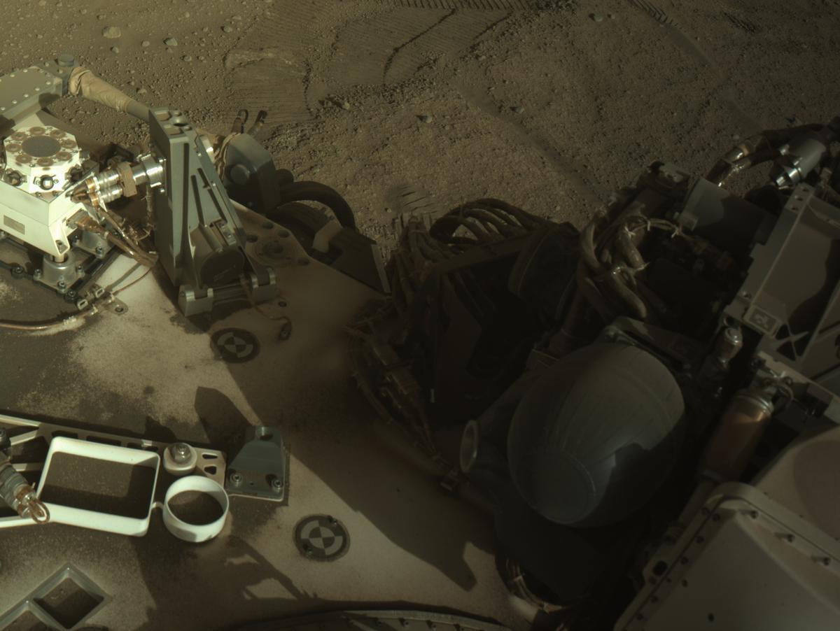 This image was taken by NAVCAM_RIGHT onboard NASA's Mars rover Perseverance on Sol 872