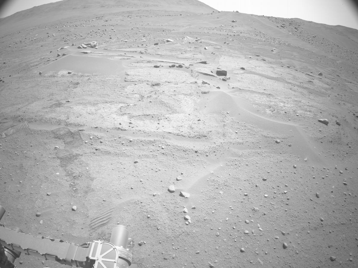 This image was taken by NAVCAM_RIGHT onboard NASA's Mars rover Perseverance on Sol 872