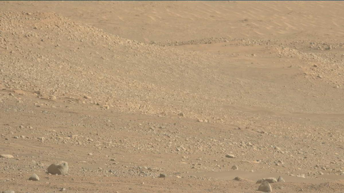 This image was taken by MCZ_LEFT onboard NASA's Mars rover Perseverance on Sol 872